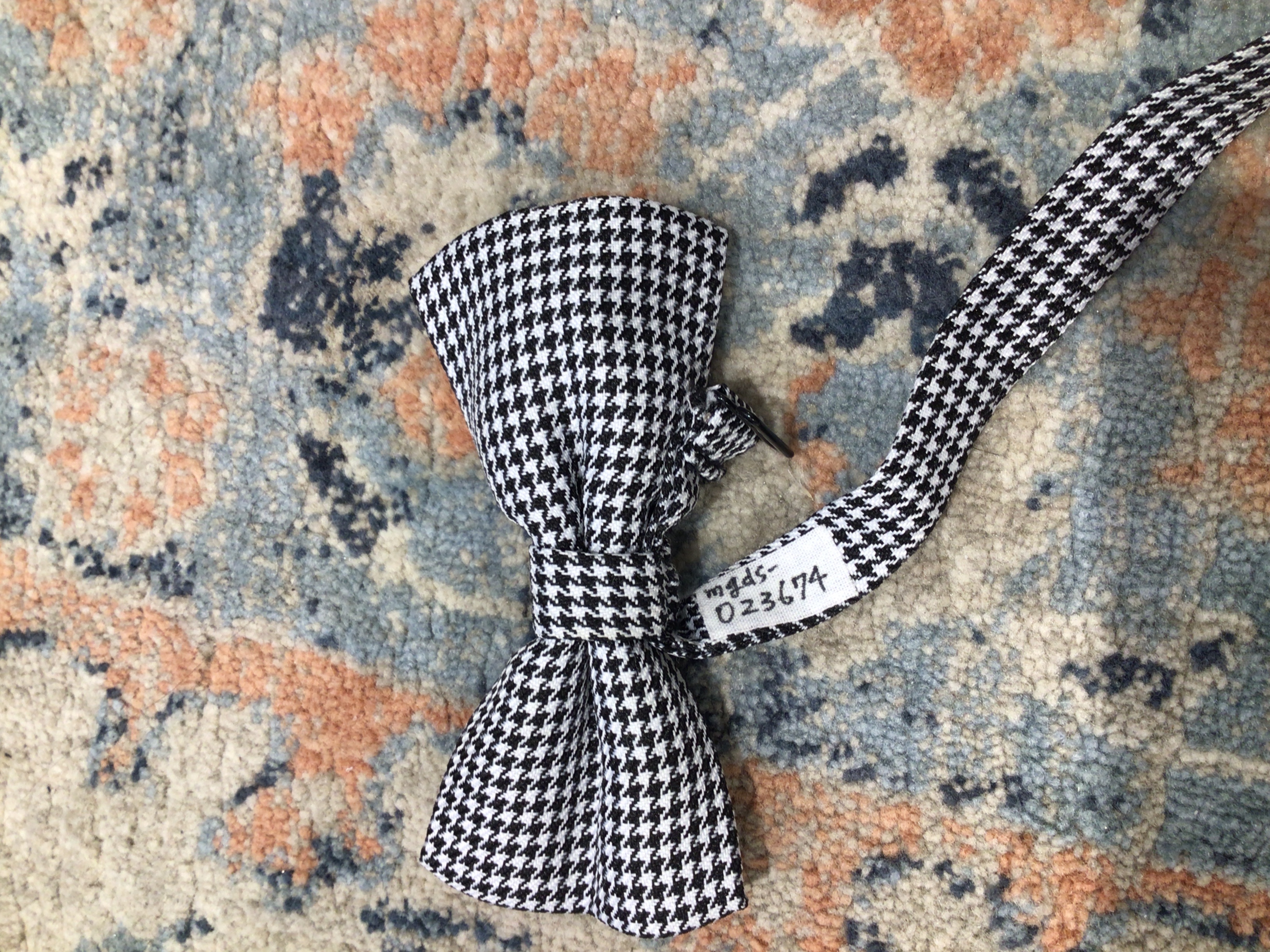 Hound's Tooth Bowtie