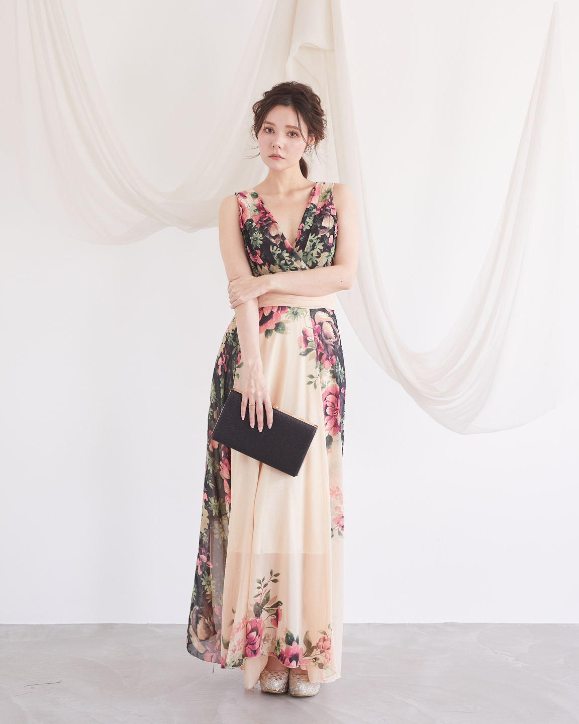 【パーティードレス】ブラック×ベージュフラワープリント柄　M