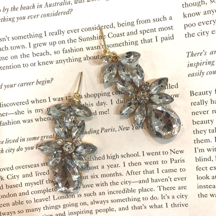 【ピアス】ゴールドベース リーフビジュー