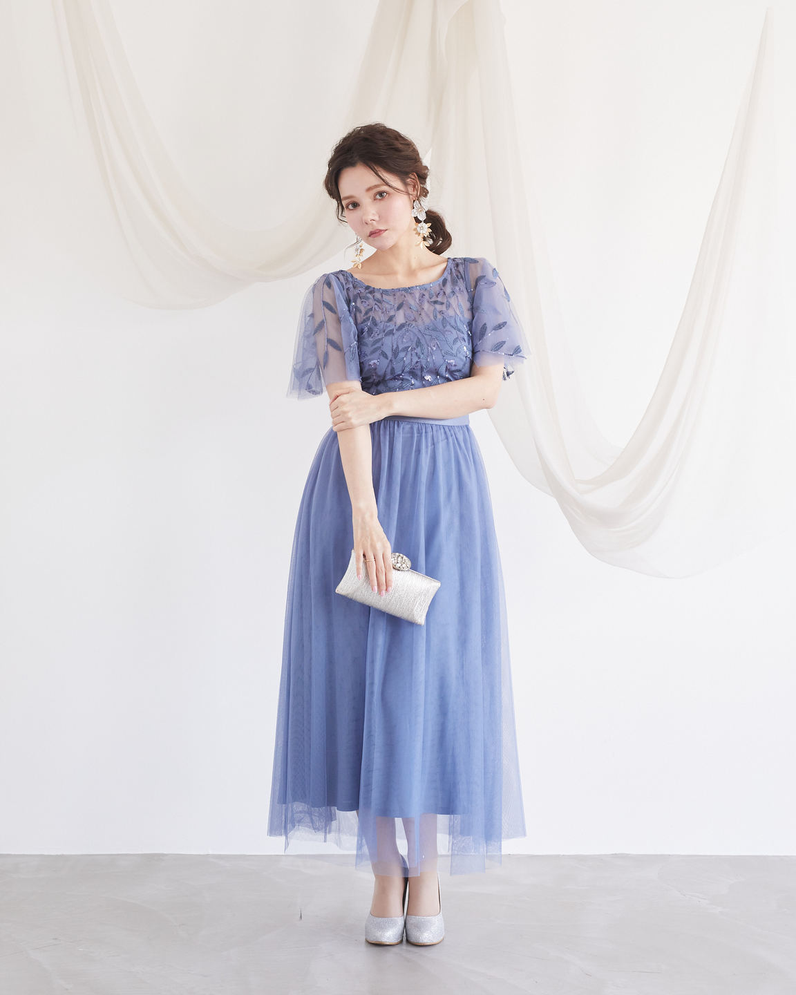 【パーティードレス】くすみブルー　スパンコールリーフ　L