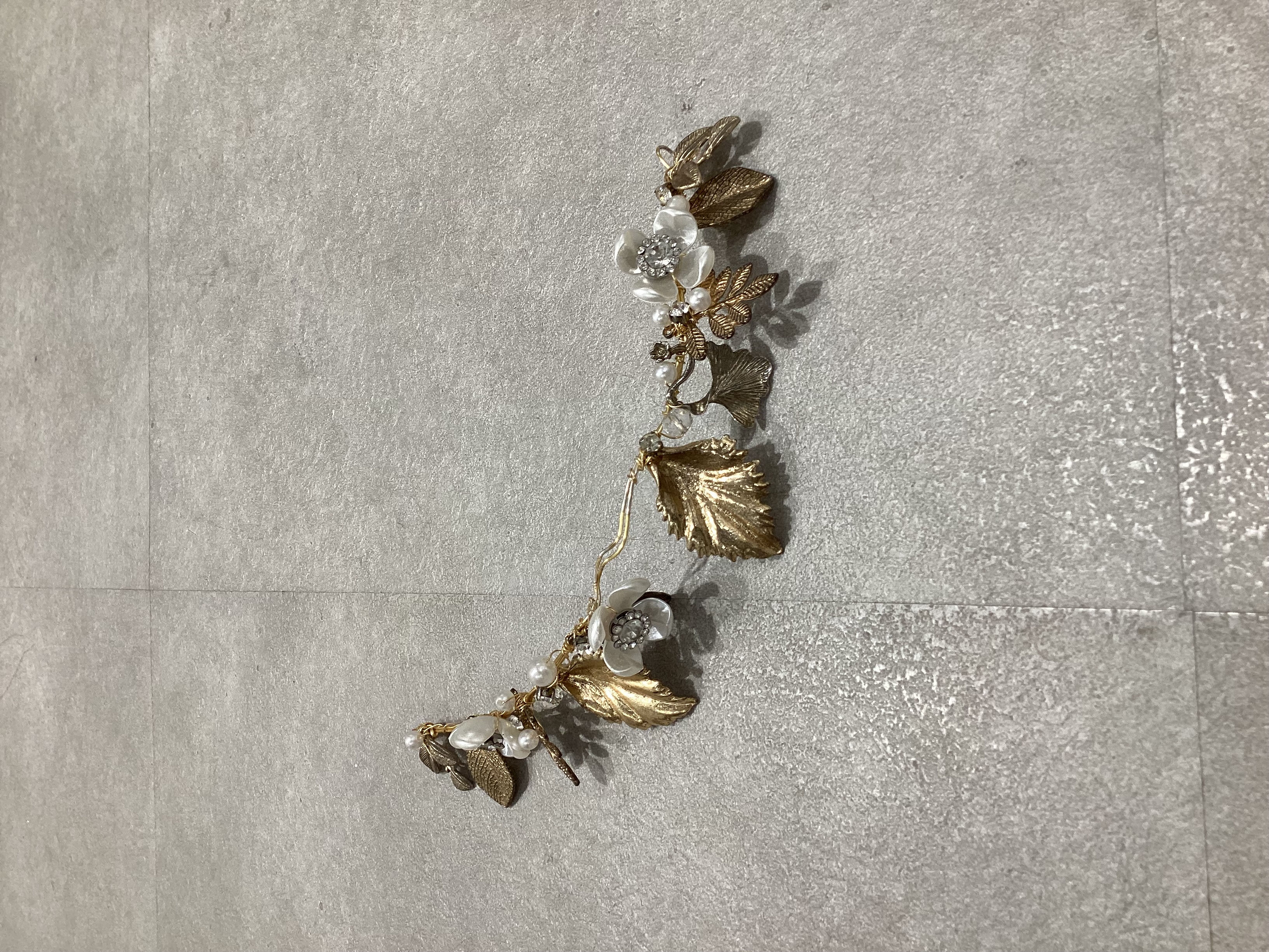 【ヘッドアクセサリー】ゴールドリーフ×シェルフラワー
