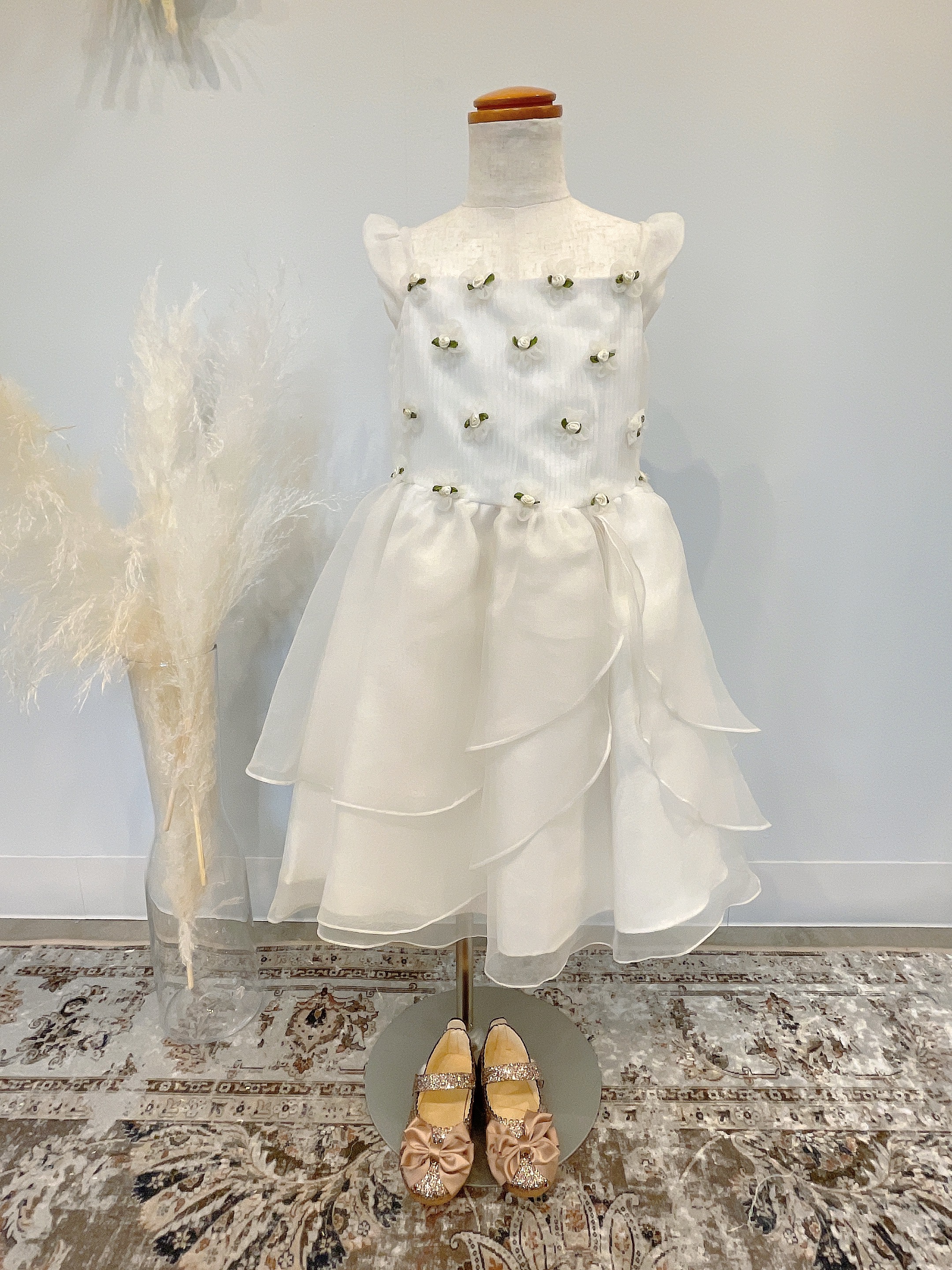 ホワイトフレンチスリーブバラ付きキッズドレス110-120cm