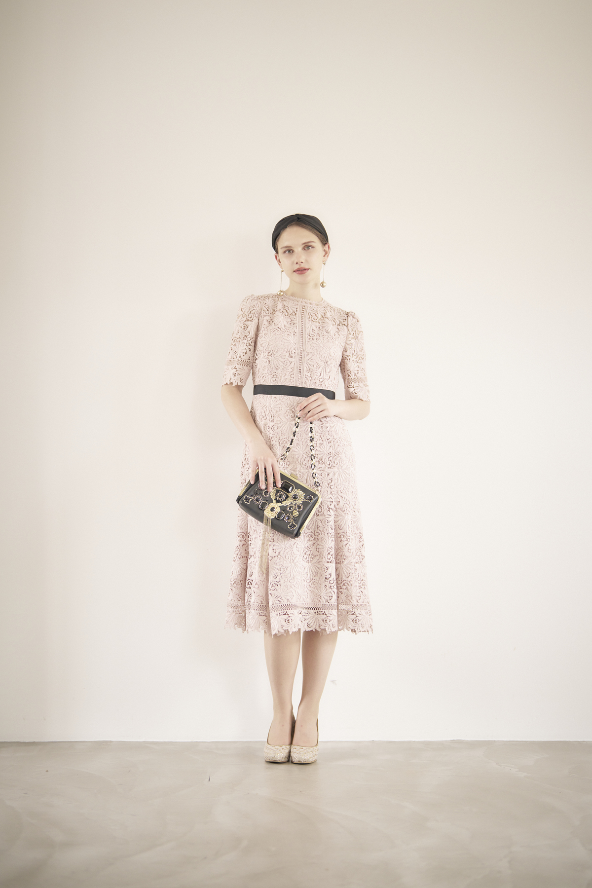 【ゲストドレス】ピンク総レース×ブラックリボン　36 S  CELFORD