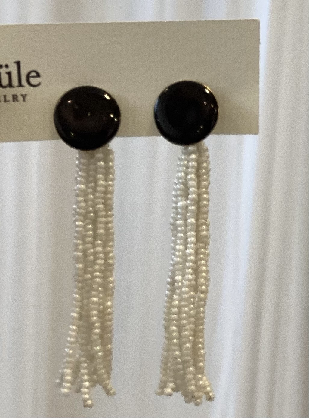 【ピアス】ブラック×ホワイトビーズタッセル