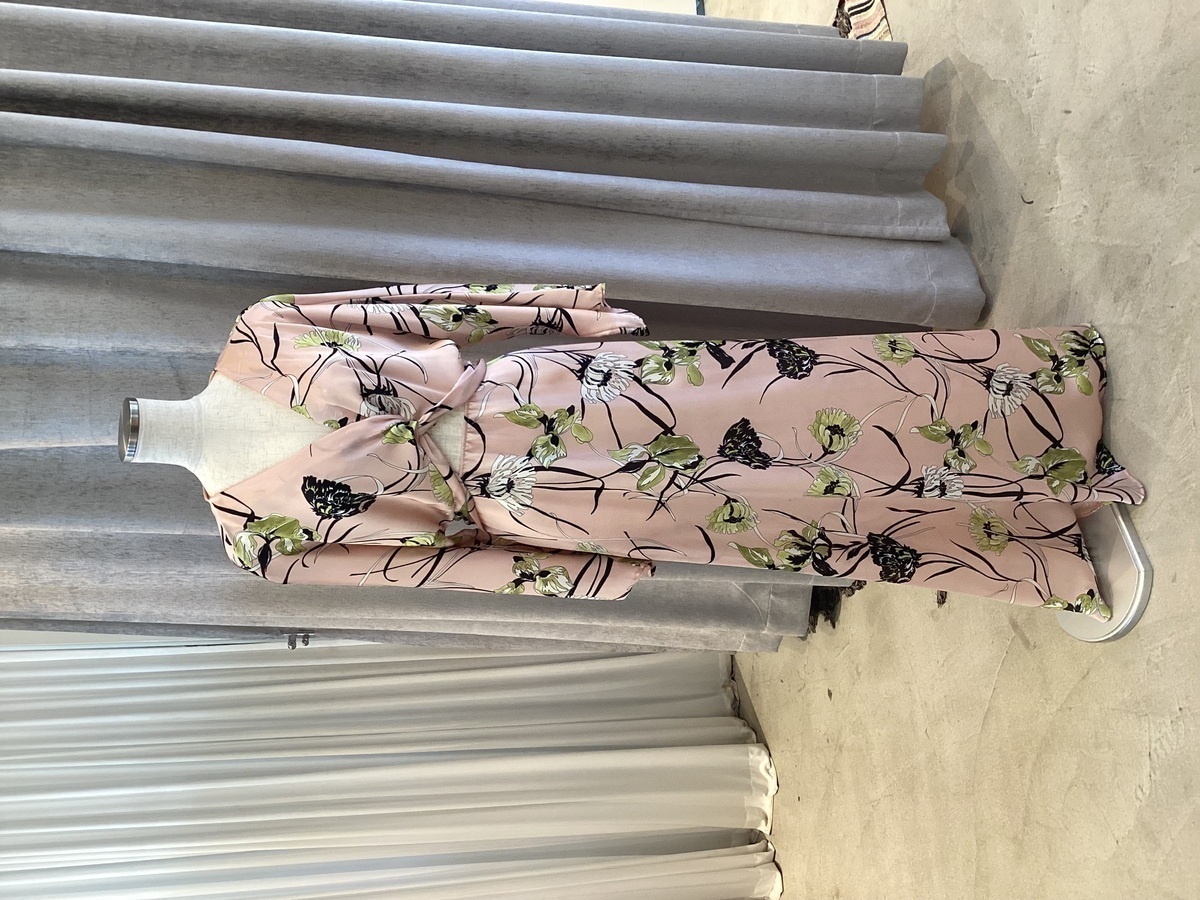 【パーティードレス】サテン　フラワープリント柄　 M