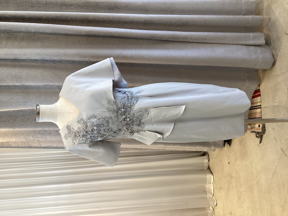 【ゲストドレス】ライトグレー　アシンメトリーフラワー　9号　M