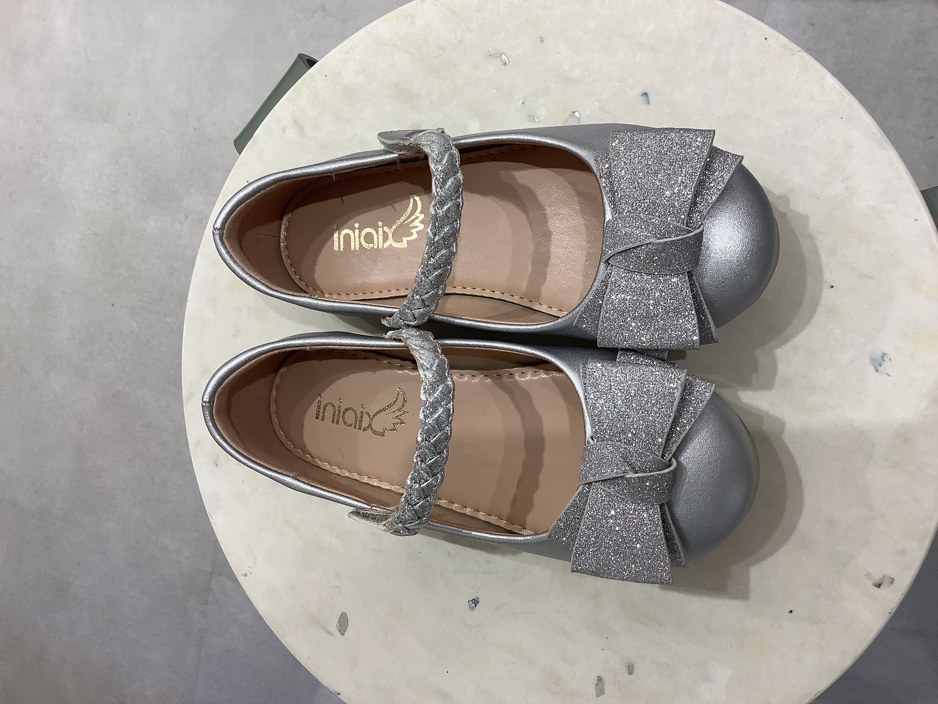 シルバーキッズシューズ　18〜18.5 (28)