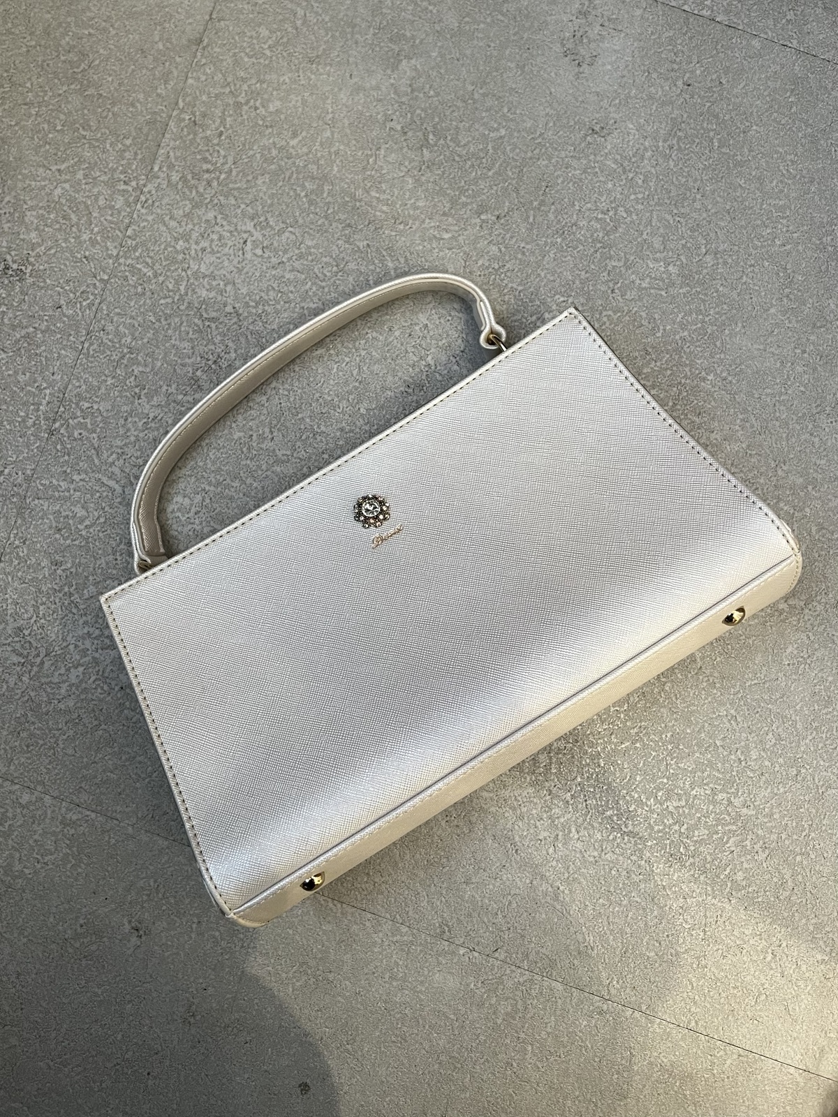 【バック】ホワイト(斜めがけストラップ付き)