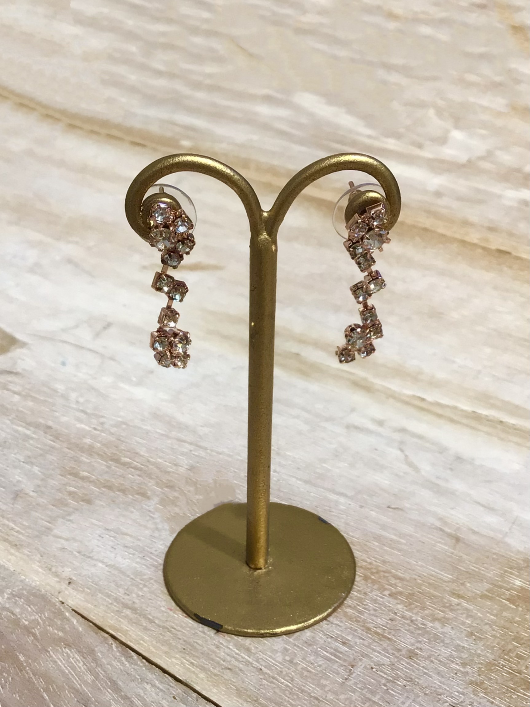 ピンクゴールドギザギザビジューピアス