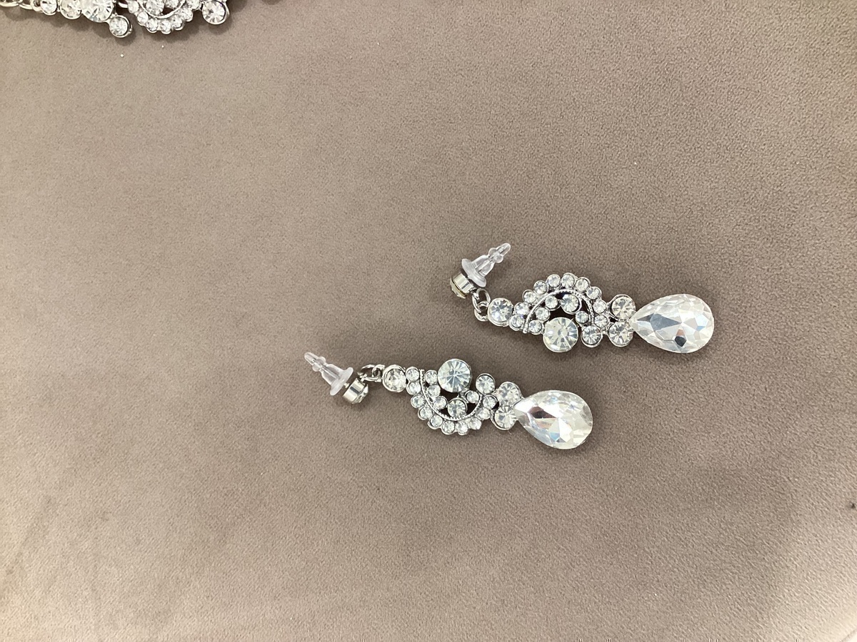 【ピアス】シルバービジュー　ティアドロップダイヤ