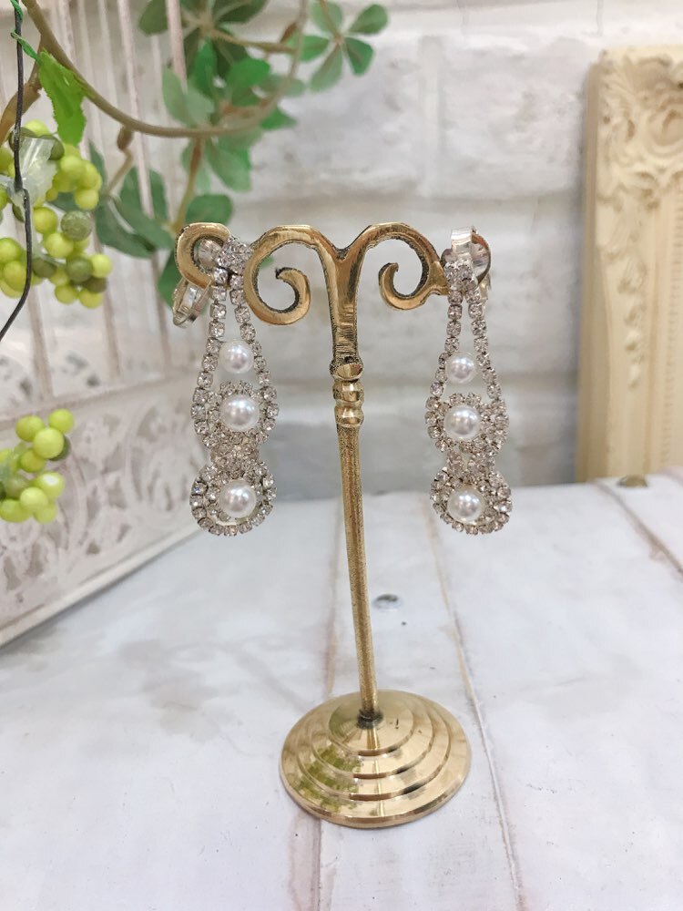 【イヤリング】８の字　ダイヤパール