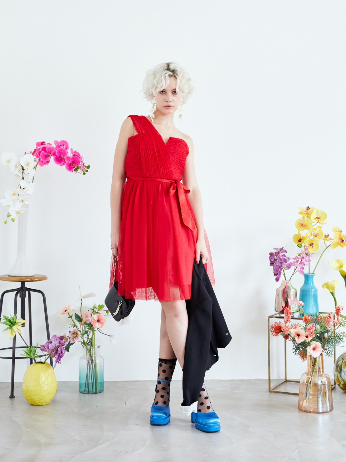 【パーティードレス】レッドチュールワンショルダー膝丈ドレス