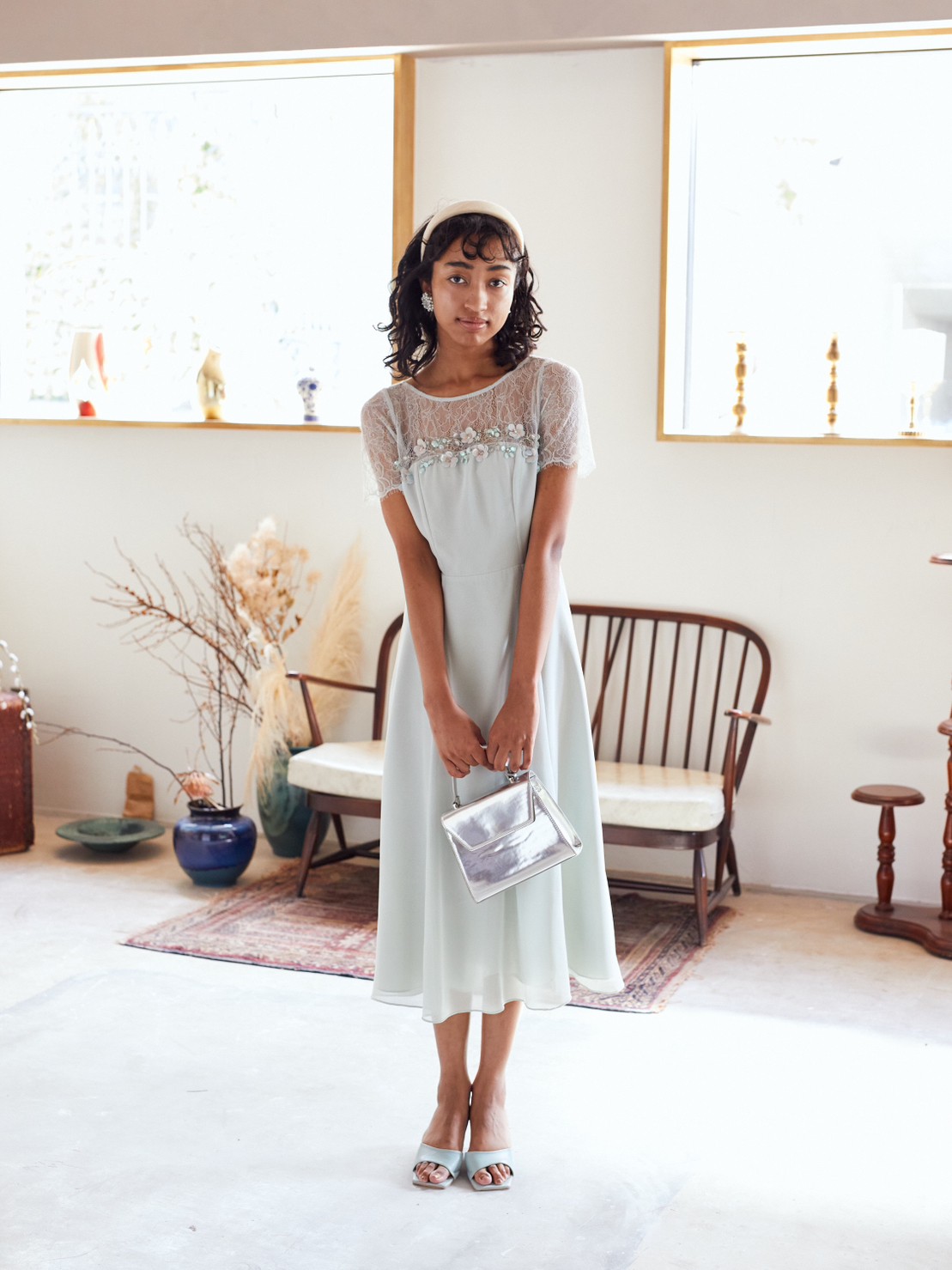 【パーティドレス】ペールグリーン上半身レース丈長めドレス